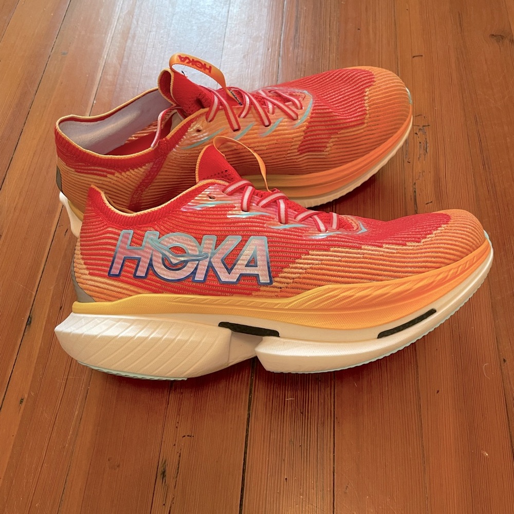 HOKA Cielo X1 M11/W12 orange **worn once**